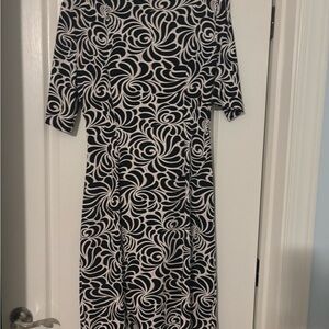 Connected Apparel Black and White Patterned Dress